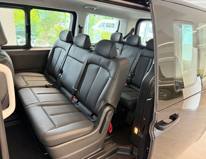 Hyundai Staria 6