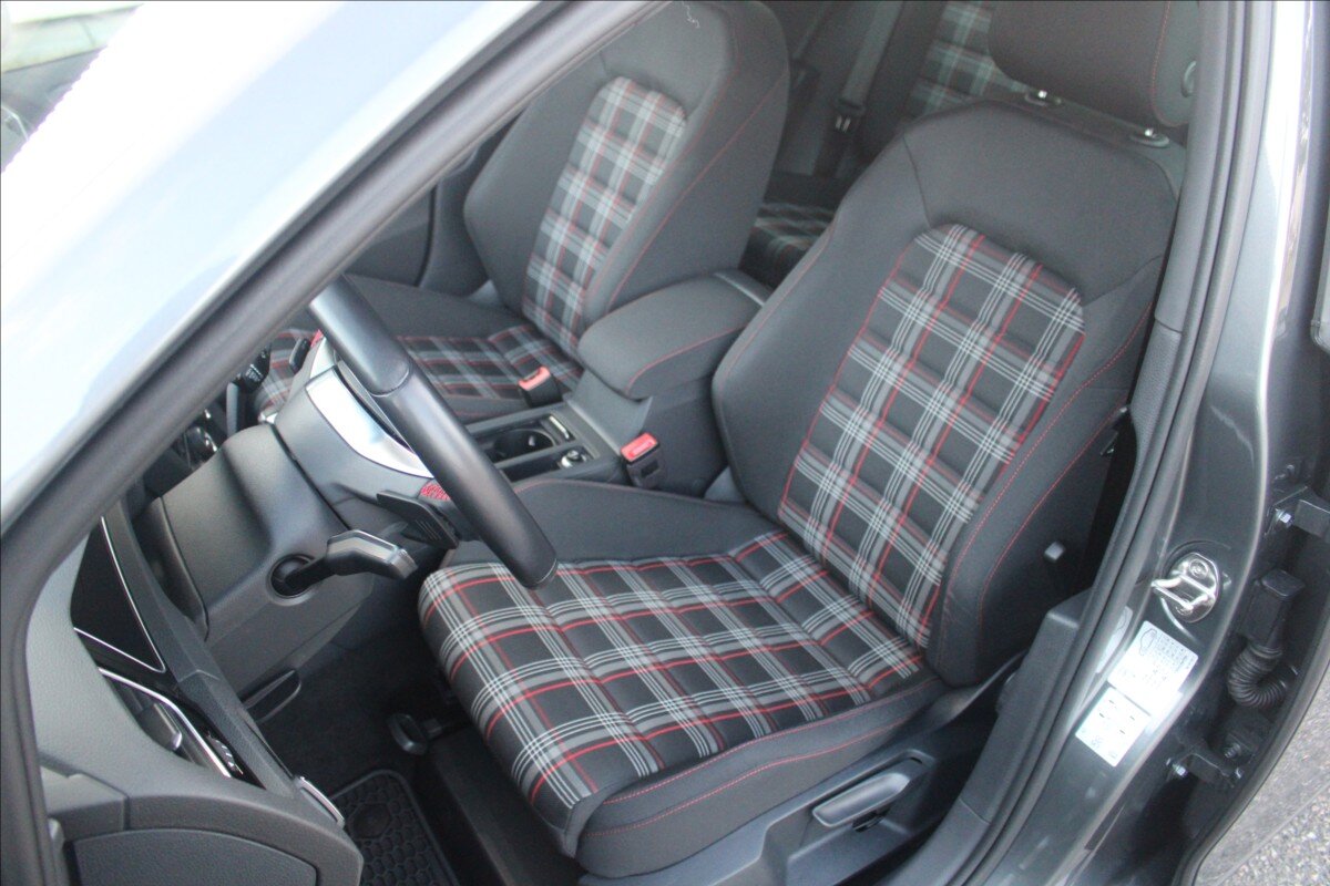 Volkswagen Golf Hatchback 2,0 l 180 kw