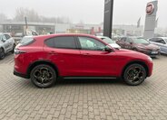 Alfa Romeo Stelvio 8