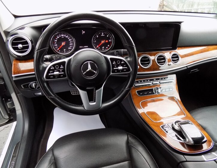 Mercedes-Benz Třídy E 22