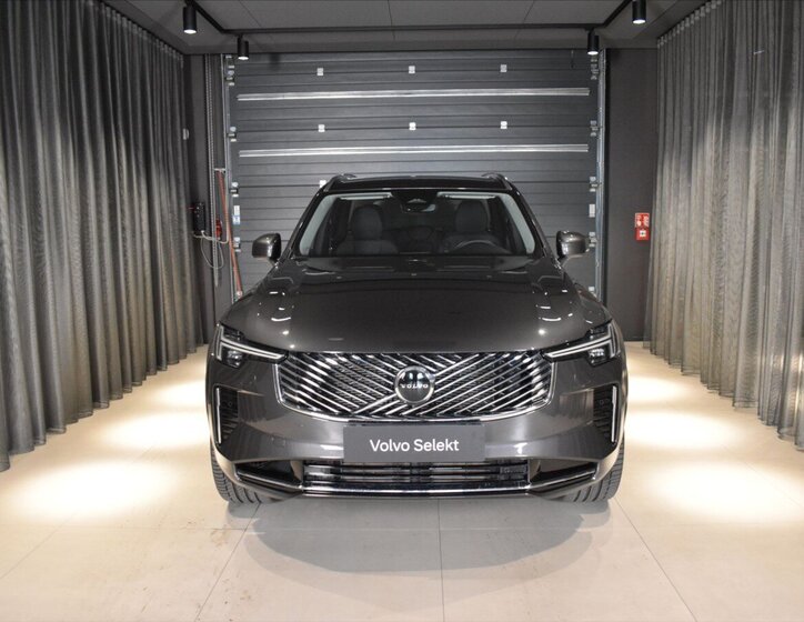 Volvo XC90 SUV / Terénní 2,0 l 228 kw