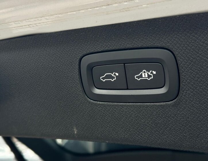 Volvo XC90 SUV / Terénní 2,0 l 173 kw