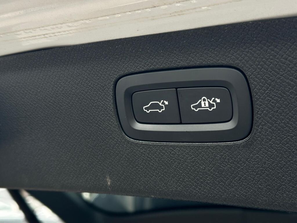 Volvo XC90 SUV / Terénní 2,0 l 173 kw