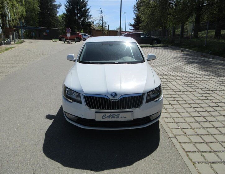 Škoda Superb Sedan / Limuzína 2,0 l 103 kw