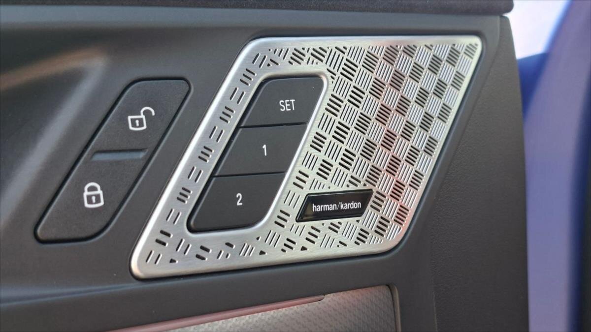 BMW X2 SUV / Terénní 2,0 l 221 kw