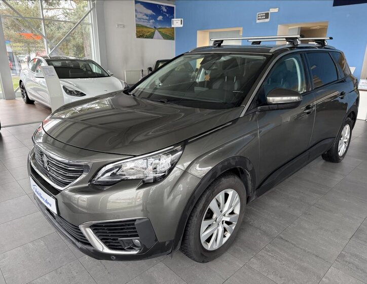 Peugeot 5008 SUV 2,0 l 110 kw