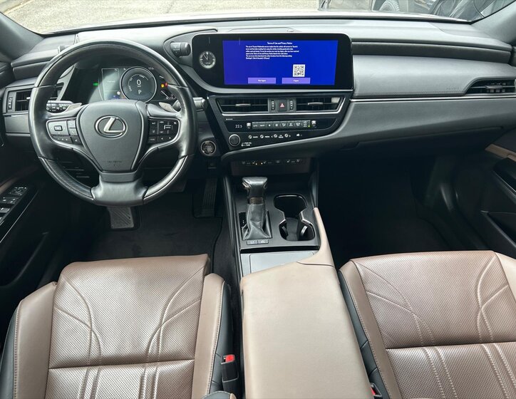 Lexus ES 300h Sedan 2,5 l 160 kw