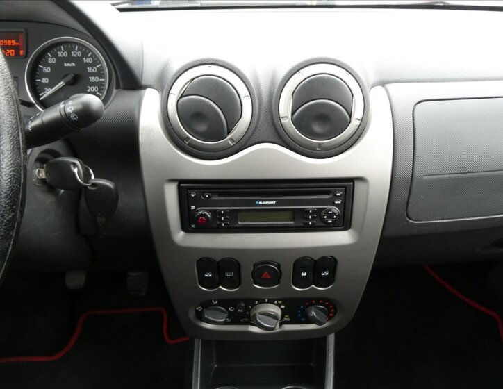 Dacia Sandero Hatchback 1,6 l 64 kw