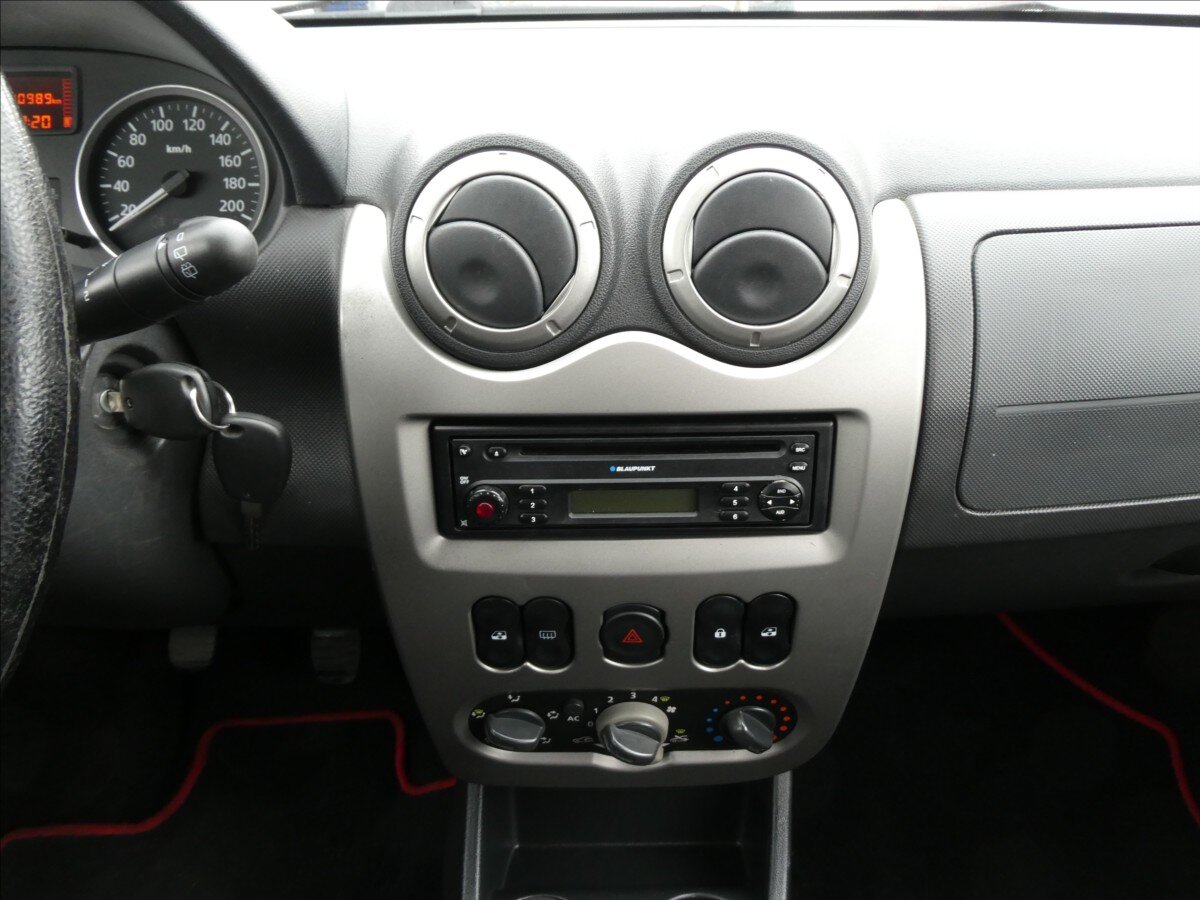 Dacia Sandero Hatchback 1,6 l 64 kw