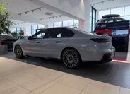 BMW Řada 7 Sedan 3,0 l 220 kw