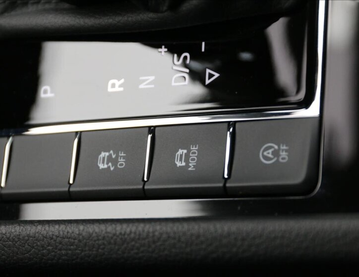 Škoda Superb Sedan / Limuzína 2,0 l 140 kw