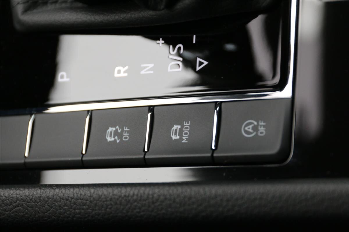 Škoda Superb Sedan / Limuzína 2,0 l 140 kw