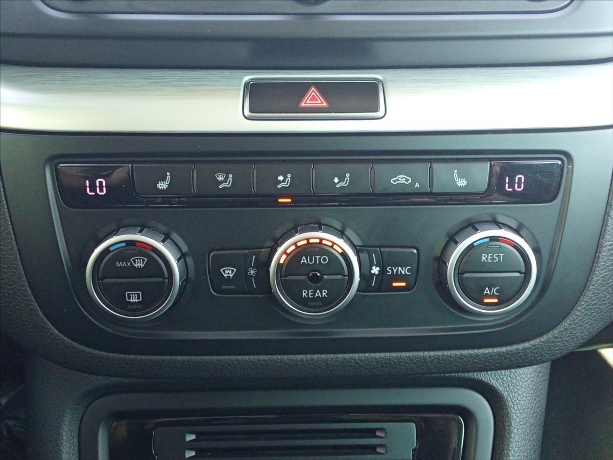 Volkswagen Sharan MPV 2,0 l 103 kw