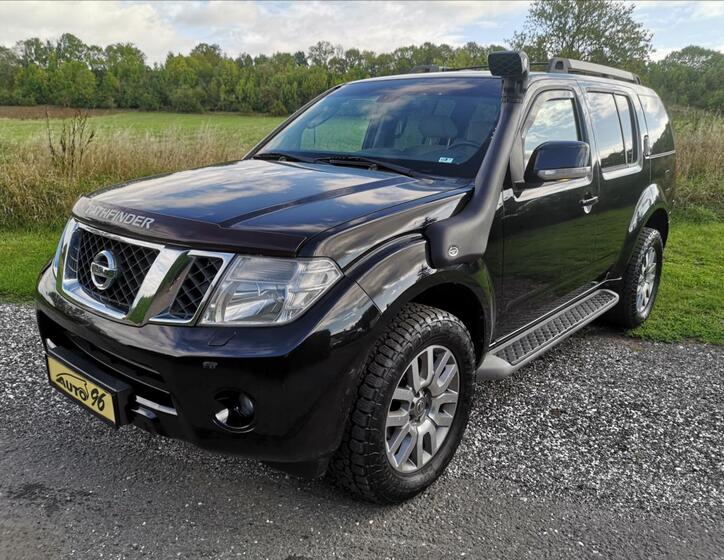 Nissan Pathfinder 26