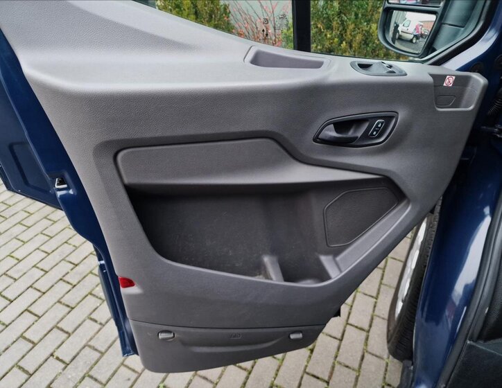 Ford Transit Kombi 2,0 l 96 kw