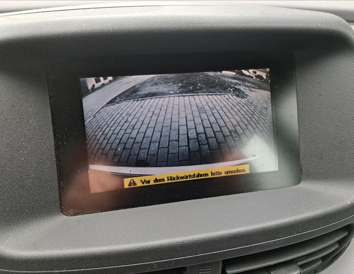 Nissan Almera Tino 28