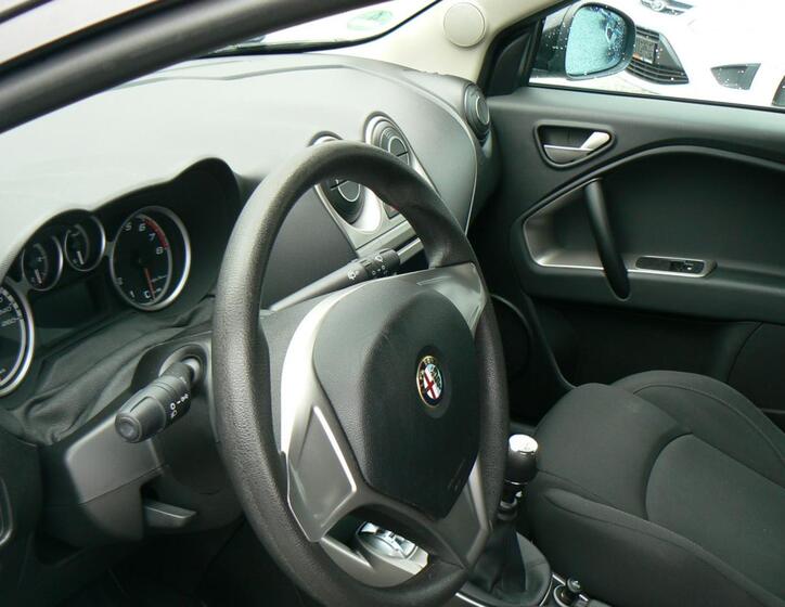 Alfa Romeo MiTo 9