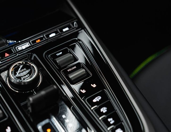 Aston Martin Ostatní 15