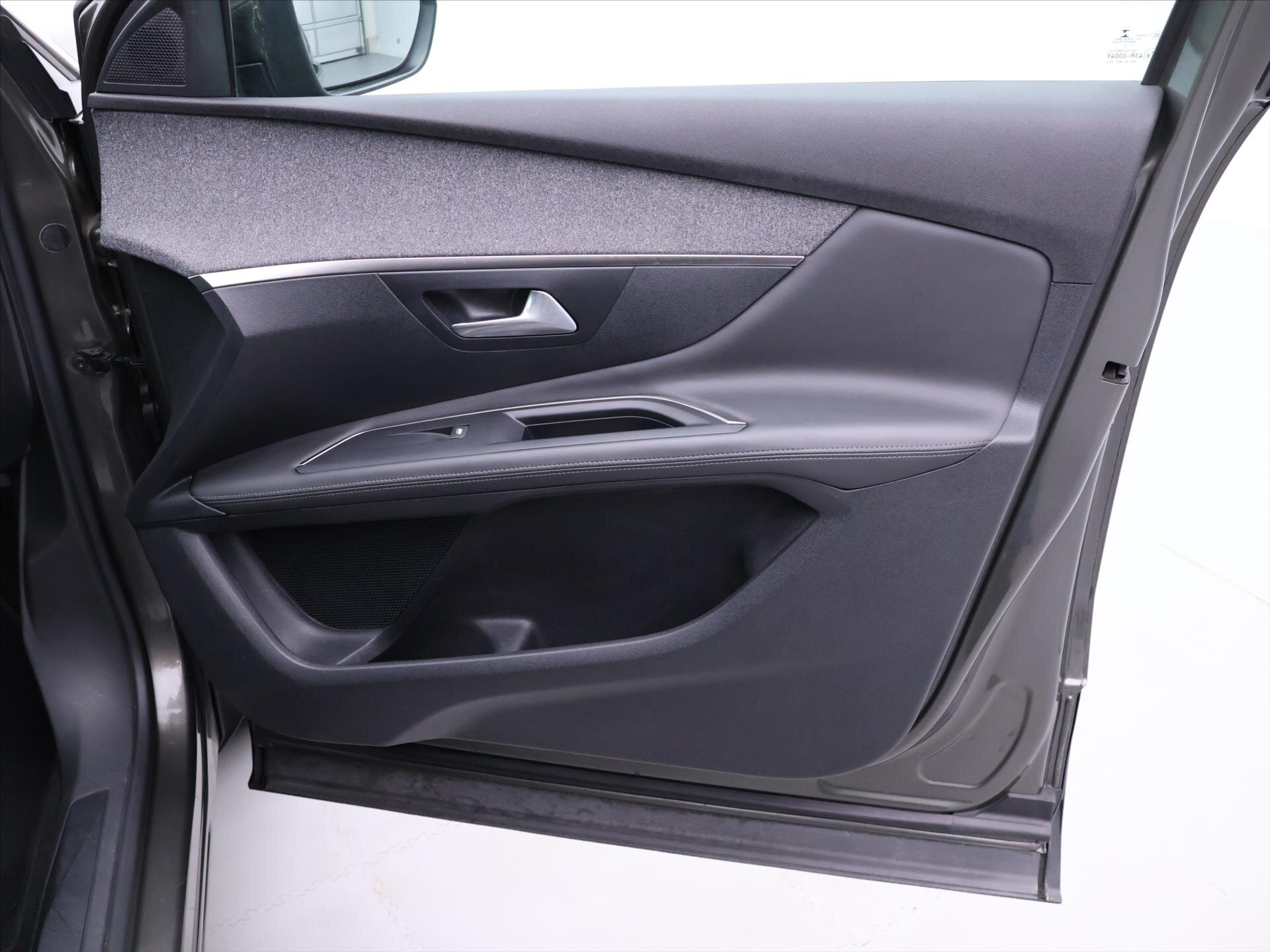 Peugeot 3008 SUV 1,2 l 96 kw