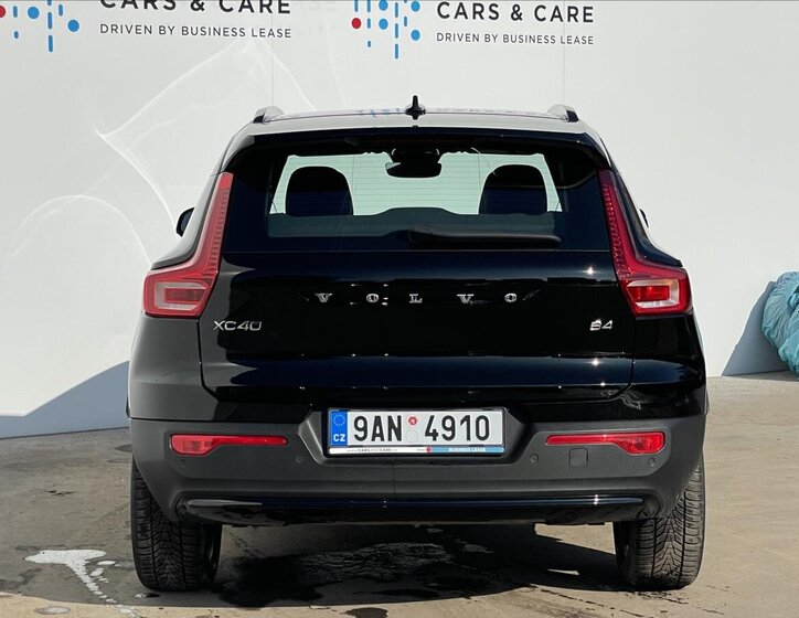 Volvo XC40 SUV / Terénní 2,0 l 145 kw