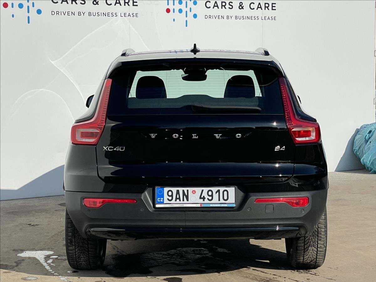 Volvo XC40 SUV / Terénní 2,0 l 145 kw