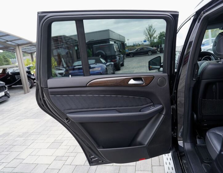 Mercedes-Benz GLS 21