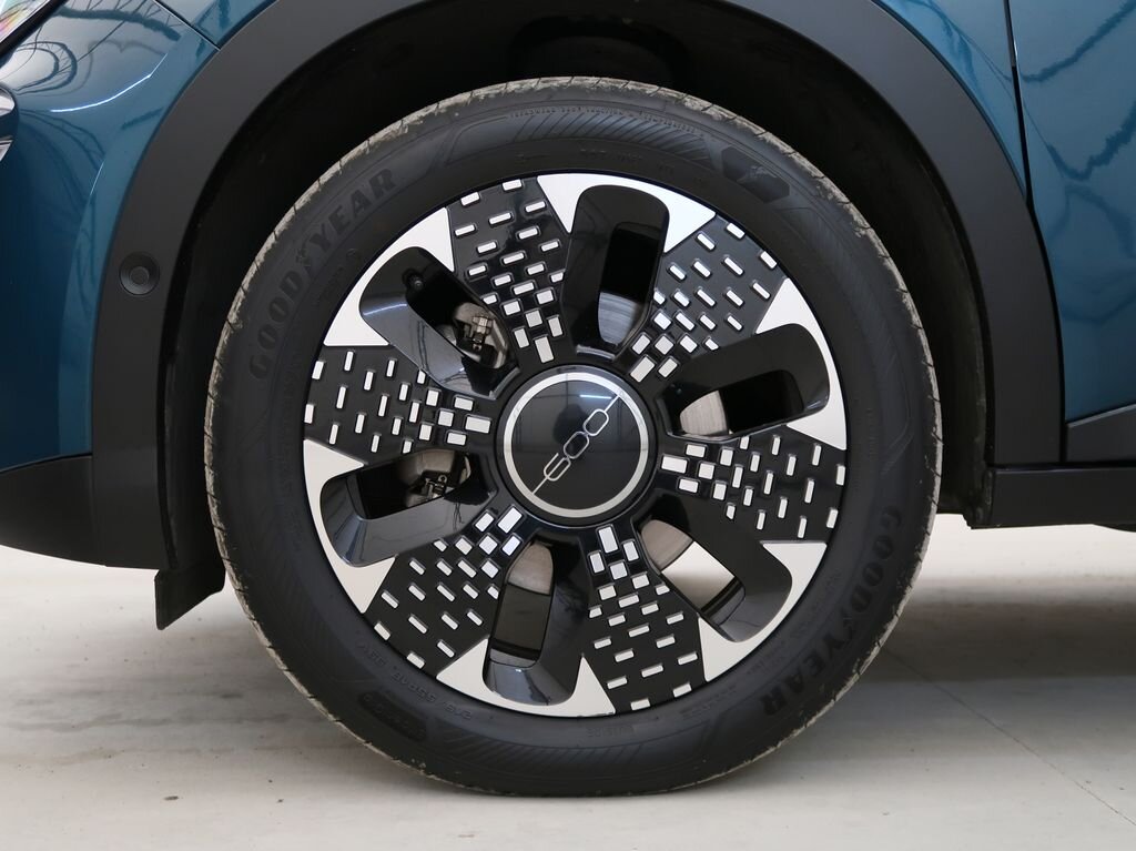 Fiat 600 Hatchback 1,2 l 100 kw