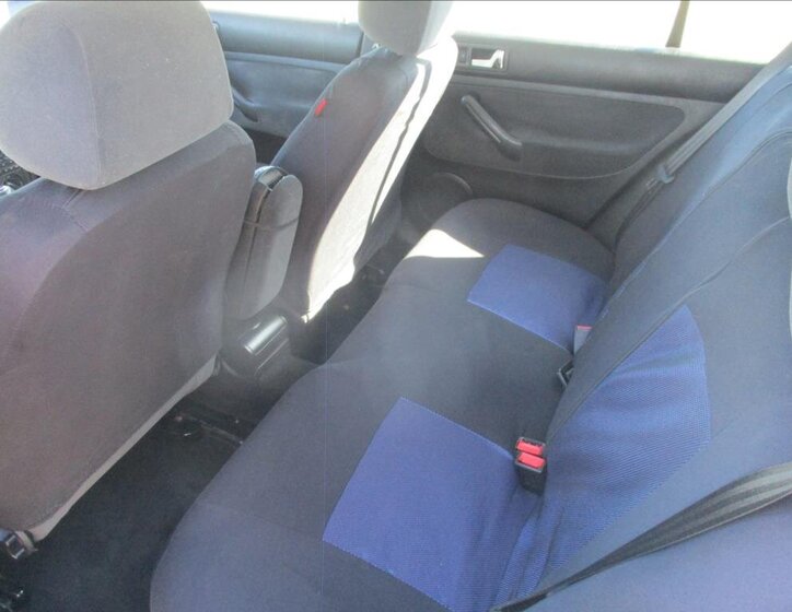 Volkswagen Golf Hatchback 1,6 l 77 kw