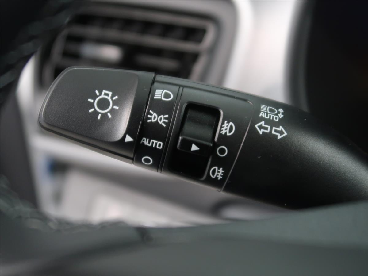 KIA Stonic SUV 1,2 l 57 kw