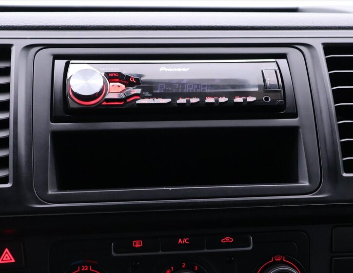 Volkswagen Transporter Kombi 2,0 l 110 kw