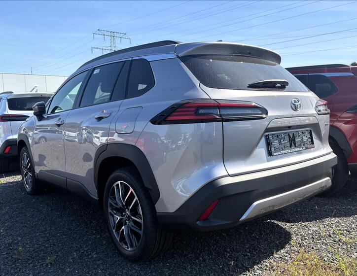 Toyota Corolla Cross 5