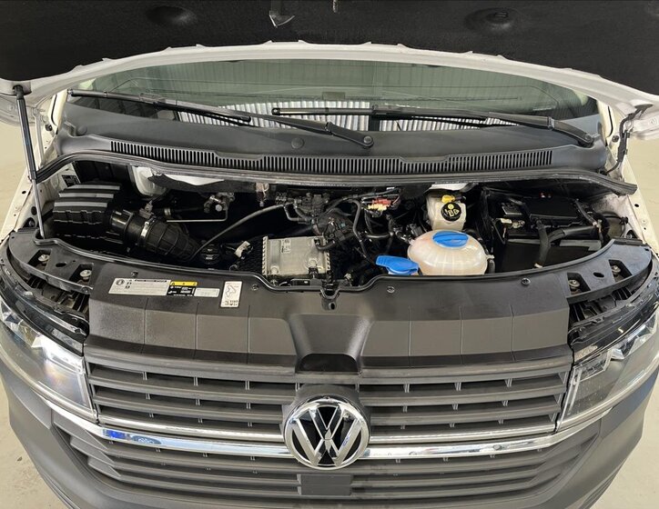 Volkswagen Transporter Kombi 2,0 l 81 kw