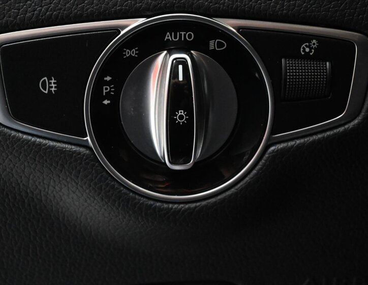 Mercedes-Benz Třídy E 24