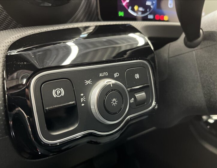 Mercedes-Benz CLA 11