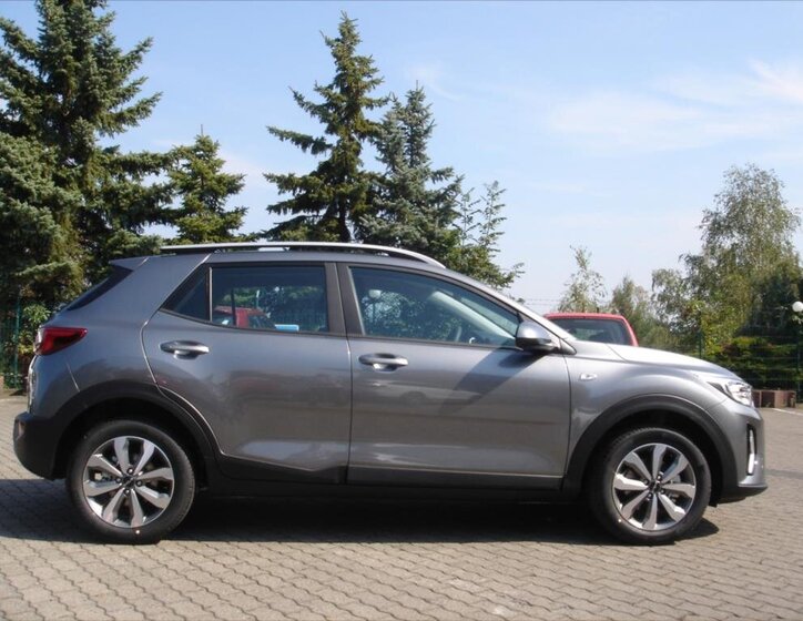 KIA Stonic SUV 1,2 l 58 kw
