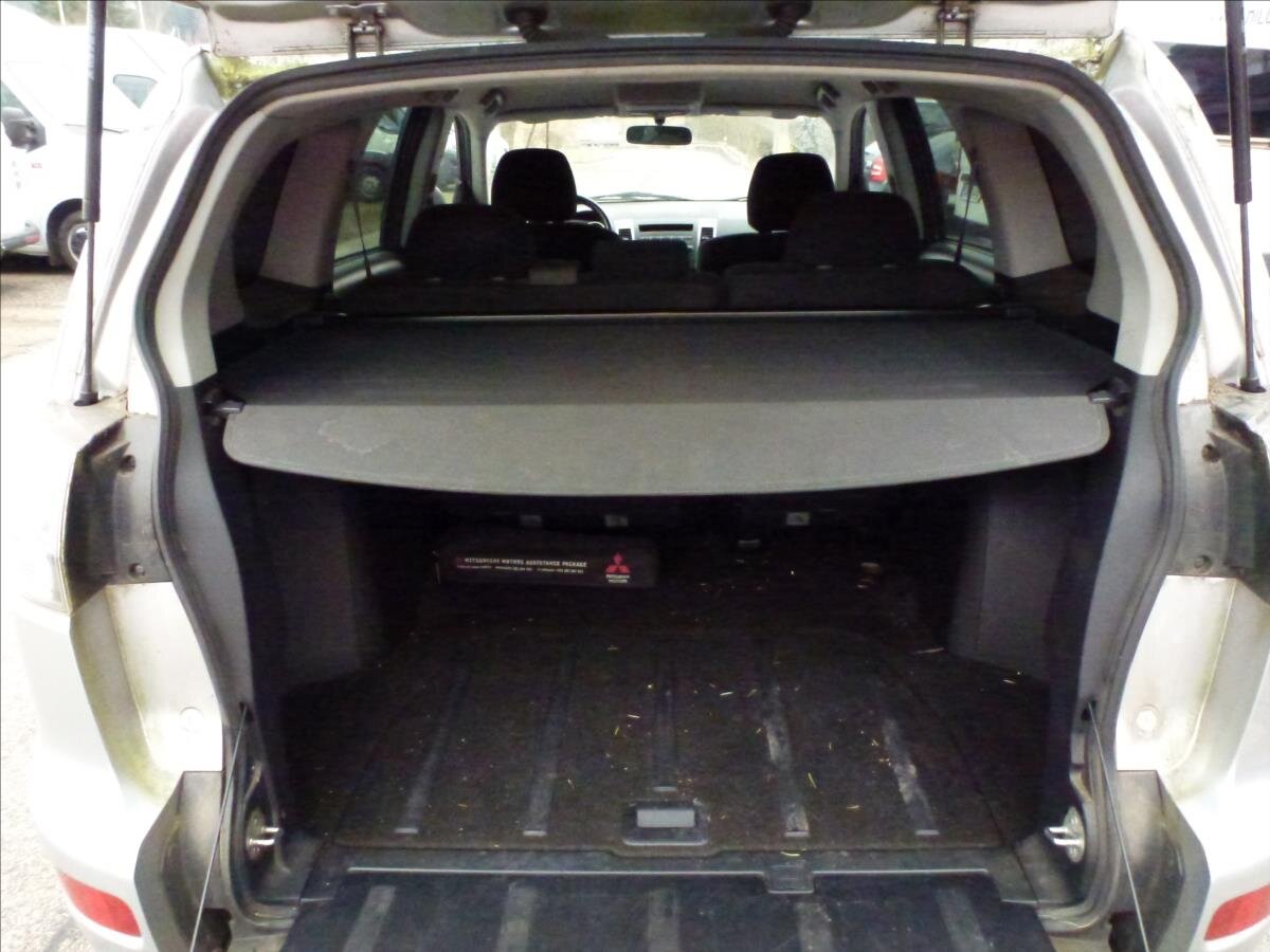 Mitsubishi Outlander SUV / Terénní 2,0 l 103 kw