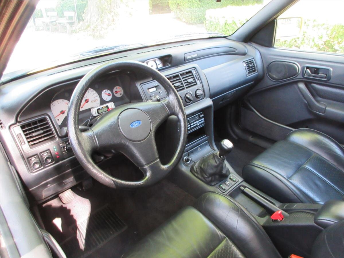 Ford Escort Hatchback 2,0 l 235 kw