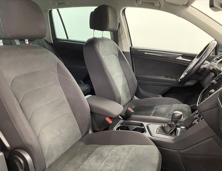 Volkswagen Tiguan 8
