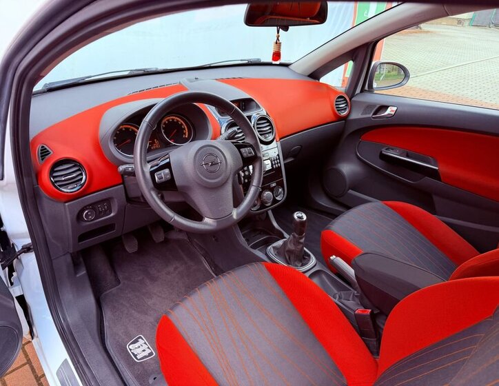 Opel Corsa Hatchback 1,2 l 63 kw