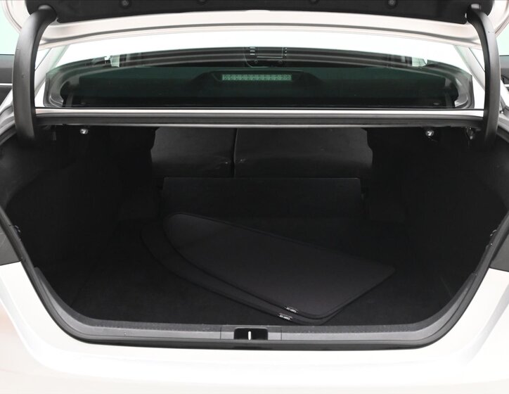 Toyota Camry Sedan / Limuzína 2,5 l 160 kw