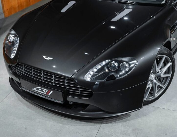 Aston Martin V8 Vantage Kupé 4,7 l 313 kw