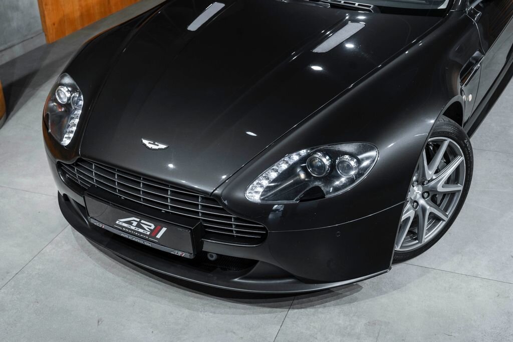 Aston Martin V8 Vantage Kupé 4,7 l 313 kw