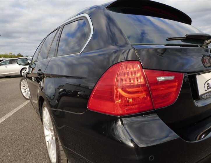 BMW Řada 3 Kombi 3,0 l 180 kw