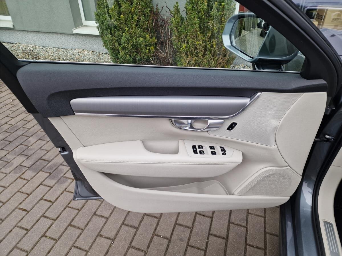 Volvo V90 Kombi 2,0 l 140 kw