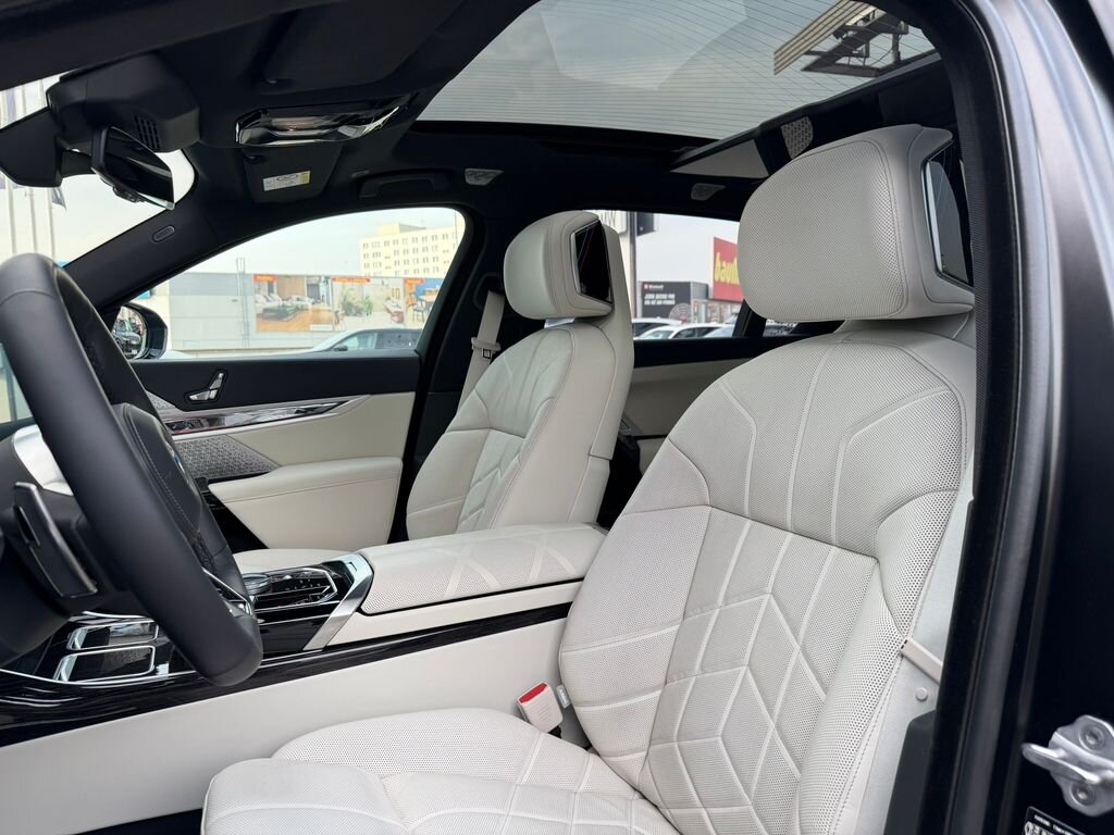 BMW Řada 7 Sedan / Limuzína 3,0 l 360 kw