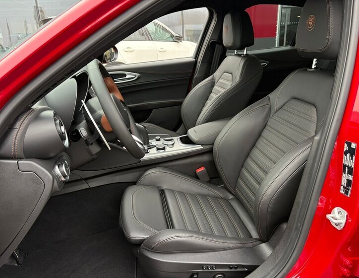 Alfa Romeo Giulia 11