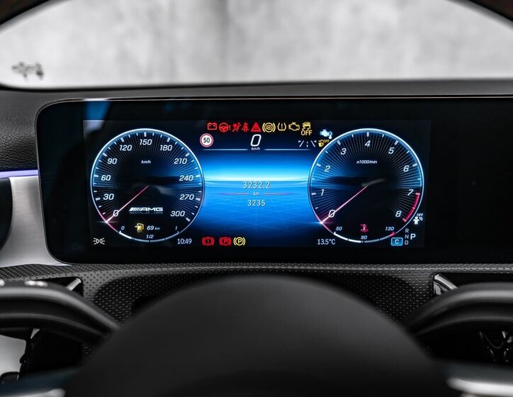 Mercedes-Benz Třídy A Hatchback 2,0 l 310 kw