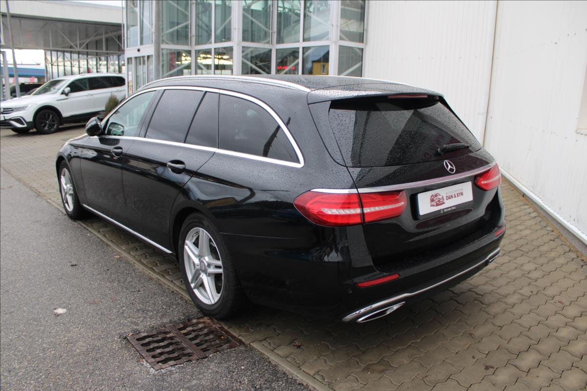 Mercedes-Benz Třídy E Kombi 2,0 l 143 kw