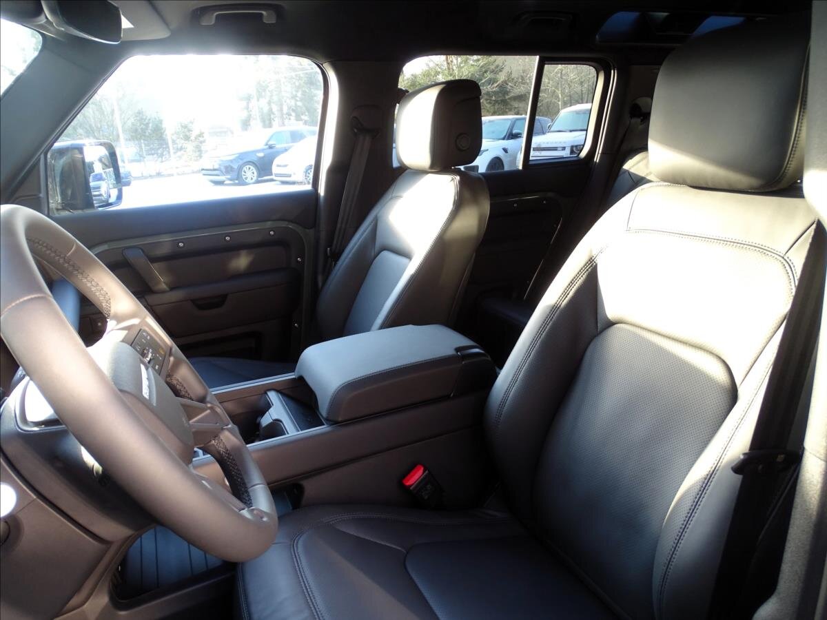 Land Rover Defender SUV 3,0 l 257 kw