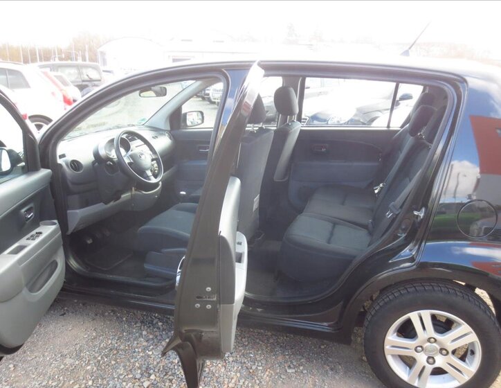 Subaru Justy Hatchback 998,0 51 kw